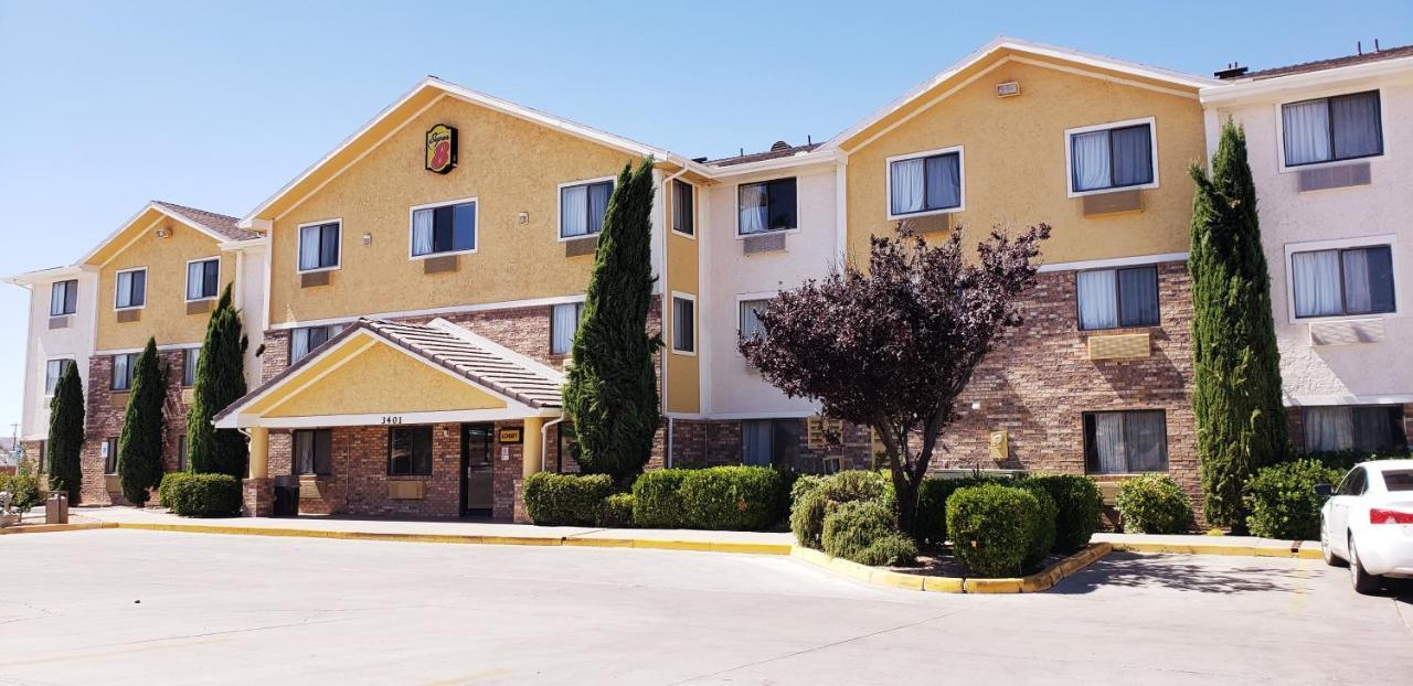 Super 8 by Wyndham Kingman Hotel Bagian luar foto